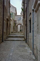 Leere Gasse in der Altstadt von Dubrovnik im Süden von Kroatien, an der Adria Altstadt Unesco