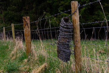 barbed razor fence for animals