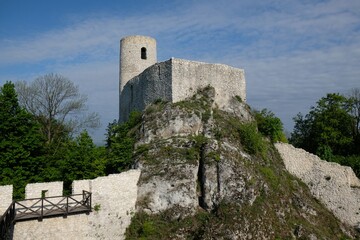 Fototapeta na wymiar Ruins of medieval castle. It is Pilcza castle on Eagles Nests trail in the Jura region, Smolen, Krakowsko-Czestochowska Upland, Silesia, Poland