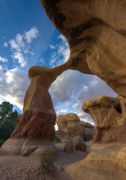 Grand Staircase-Escalante National Monument: Metate Arch     