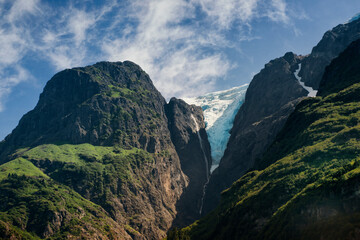 Obraz premium Steep Mountains and Glaciers