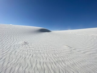 Fototapeta na wymiar sand dunes in the White Sands National Park in New Mexico