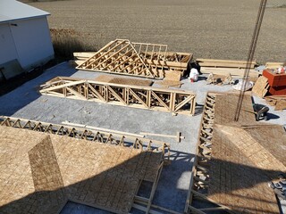 charpente de toit en bois