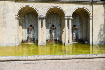 Brunnen Arcade im öffentlichen Wasserparadies in Baden-Baden