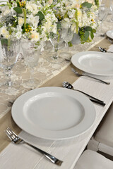 outdoor luxury table set whith flowers