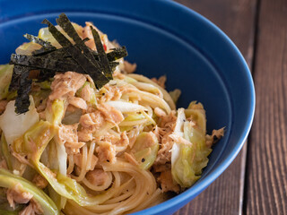 海苔とツナ缶とキャベツを使ったスパゲッティ。