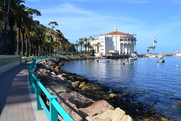 Casino building on Catalina Island on the beautiful southern California coast - obrazy, fototapety, plakaty