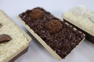 CHOCOLATE CAKE NUTS BRIGADEIRO NINHO