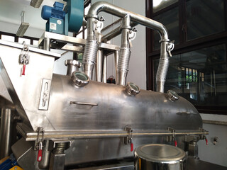 tube and head of pressure engineering machine