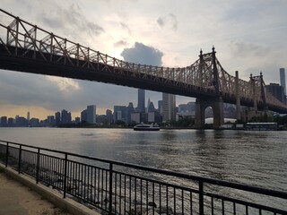 views of the queensboro bridge towards manhattan