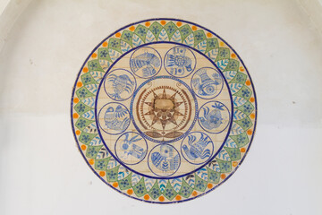 Plato o Plate con Pintura o Picture en el pueblo de Aracena, provincia de Huelva, comunidad autonoma de Andalucia, pais de España
