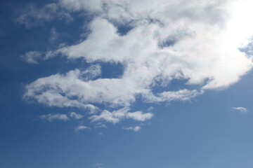 冬から春へと変わる北海道の空
