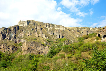 Fototapeta na wymiar The abandoned cave city of Khndzoresk in Armenia