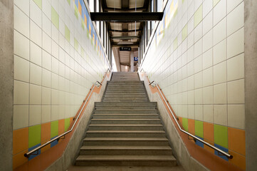 Fototapeta premium stairs in a tunnel to the top