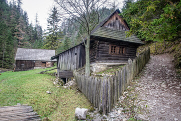 Fototapeta na wymiar Dolina Kwaczańska, młyny, skansen, Słowacja