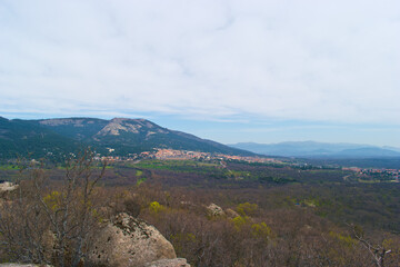 krajobraz góry skały drzewa widok natura przyroda sierra de guadarrama © Piotr