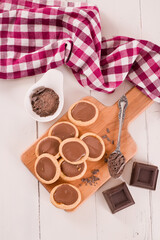 Shortcrust pastry biscuits with chocolate.
