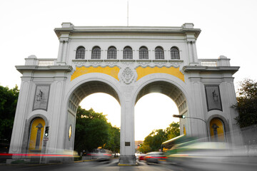 Fototapeta na wymiar Arcos Vallarta de Guadalajara Jalisco Foto Arquitectónica