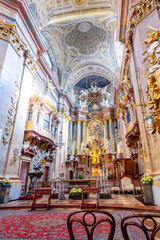Fototapeta na wymiar Interior of St. Peter church (Peterskirche) in Vienna, Austria