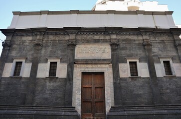 Napoli - Cappella dei Pontano da Via dei Tribunali