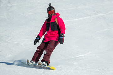 Fototapeta na wymiar skiing on the snow