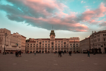 Fototapeta premium Piazza unità di Italia a Trieste al tramonto, Italia, Friuli Venezia Giulia