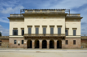 Fototapeta na wymiar Historic buildings in the center of Milan