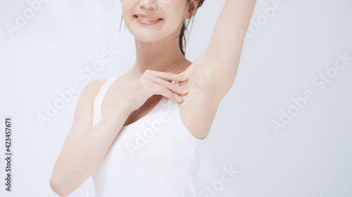 女性 わき ムダ毛処理 脱毛 Wall Mural Wallpaper Murals Naka