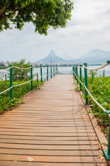 Obraz premium view of rodrigo de freitas lagoon in Rio de Janeiro.
