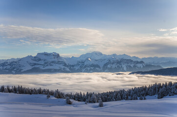 Obraz premium Lever de soleil sur le Semnoz, Annecy