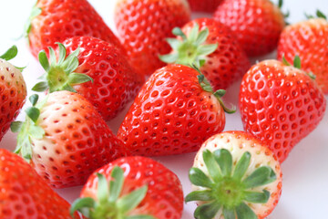 苺の背景素材（白背景）