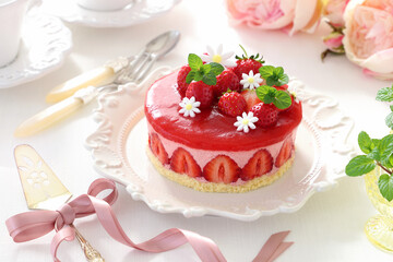 母の日　いちごのムースケーキ　いちごケーキ　いちごムース