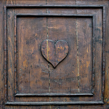 Entrance door ornament