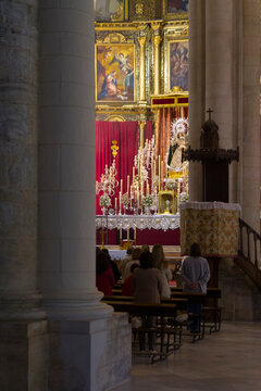Catedral o Iglesia en Misa en el pueblo de Aracena, en la provincia de Huelva, en la comunidad autonoma de Andalucia, en el pais de España
