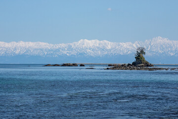 富山　雨晴海岸　Japanese beautiful beach called "Amaharashi kaigan"