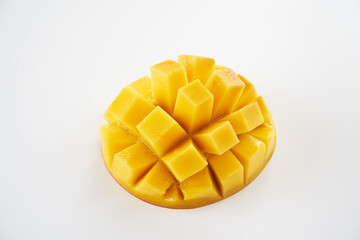 アップルマンゴーを白背景で