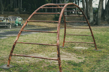 Fototapeta premium 遊具、その錆