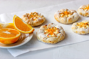 Cheesecake with cottage cheese sprinkled with orange shavings.