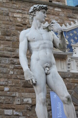Florenz Statue Michelangelo vor Palazzo Medici