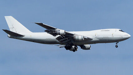 B747