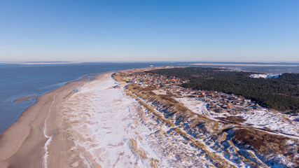 Coastline of Vlieland with holiday homes, aerial photo Kustlijn van Vlieland met vakantiehuisjes, luchtfoto