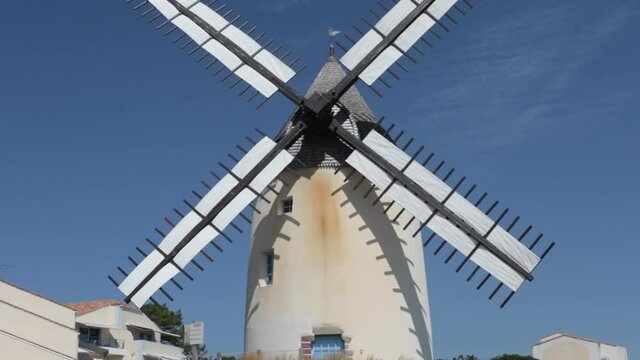 Moulin &agrave; vent sur la commune de Jard-sur-mer en Vend&eacute;e