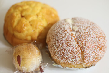 Assorted Chinese pastry buns