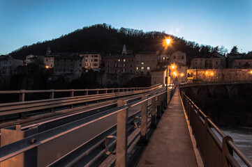 Fototapeta na wymiar ponte di sera