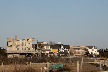 Obraz premium houses on the shore of the sea