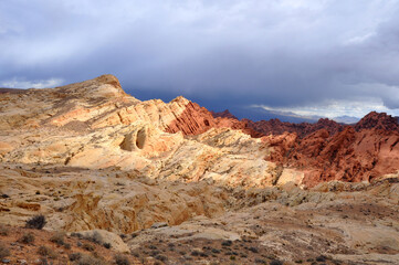 Fototapeta na wymiar desert landscape, hiking trails.
