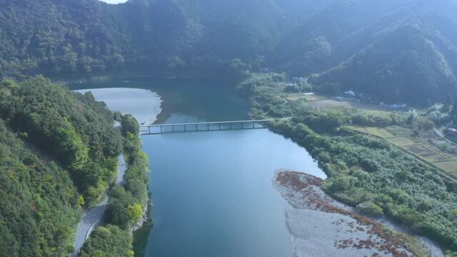 四万十川の清流と沈下橋