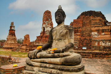 Fototapeta na wymiar Ayutthaya Budha and Ruins