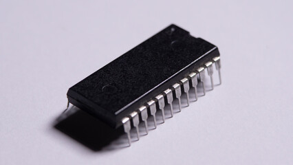 24-pin computer chip, Angle 1