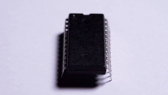 24-pin computer chip, back angle